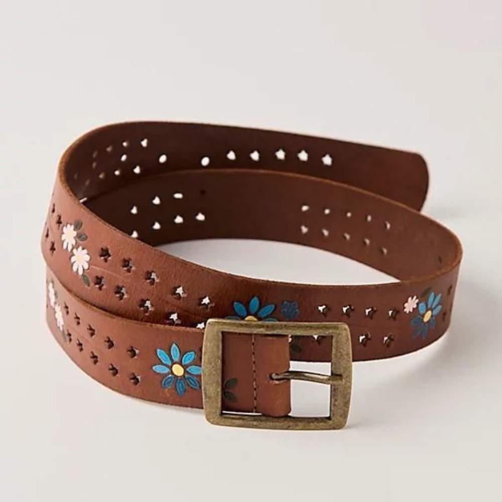 Free People Eye Candy Leather Belt. Size Small/ Medium. NWT!!!